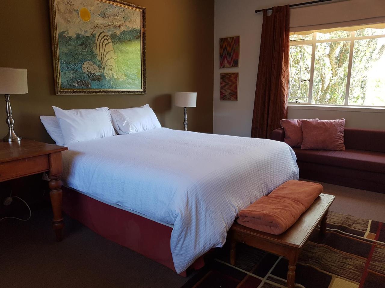 Burnham Road Suite Guest House ブラワヨ エクステリア 写真